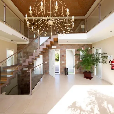 Casa Oliveiras - Olive Tree Villa